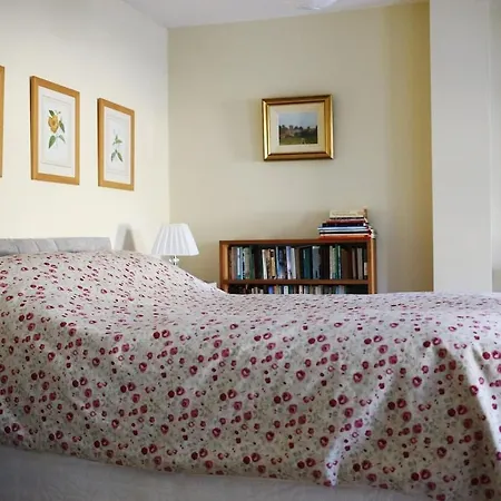 Holiday home Coach House, Butlerstown *