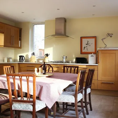 Coach House, Butlerstown Holiday home *